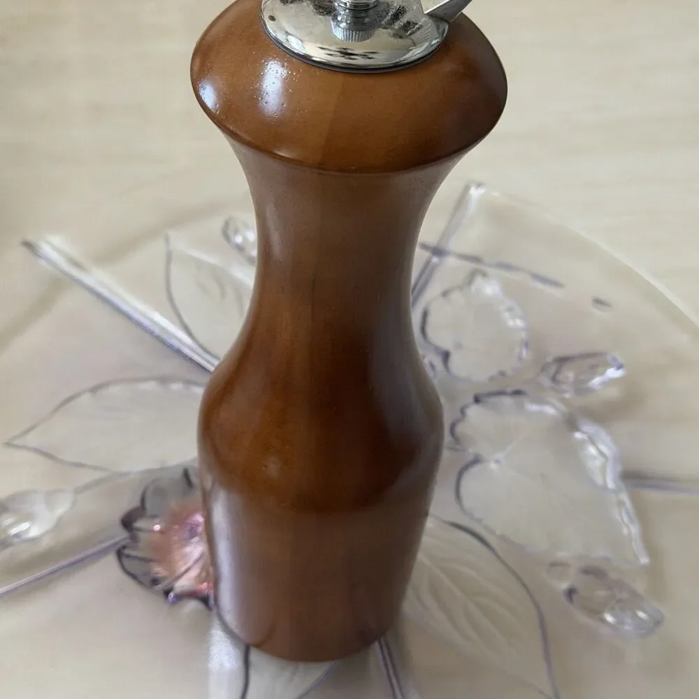 Vintage Olde Thompson 9” Wooden Pepper Mill Ceramic Grinder Crank Handle